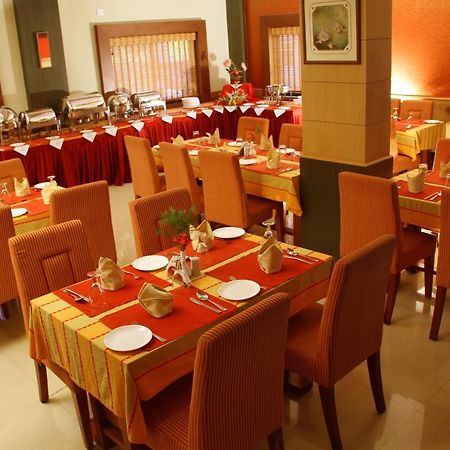 Royal Riviera Hotel Kumarakom Kültér fotó