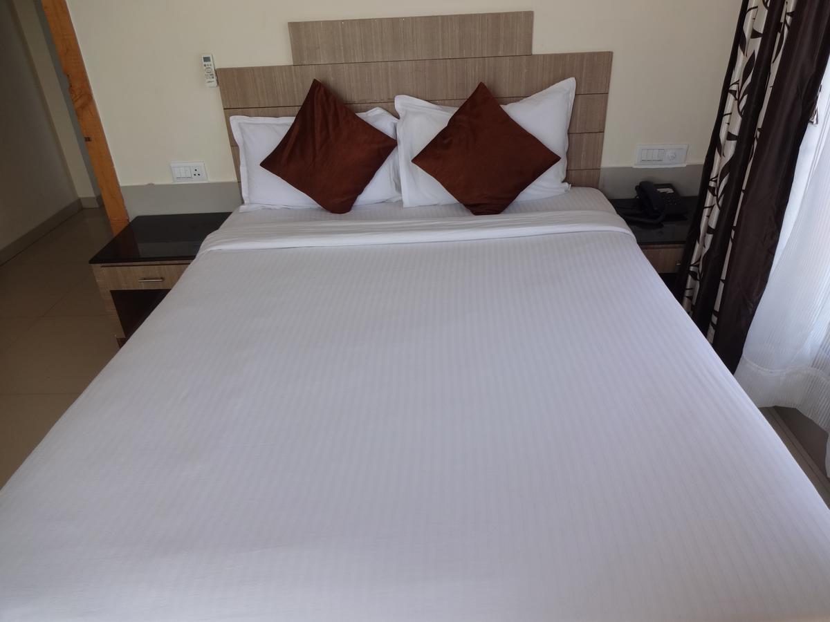 Royal Riviera Hotel Kumarakom Kültér fotó