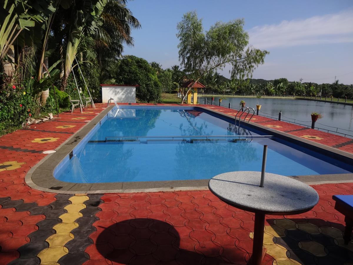 Royal Riviera Hotel Kumarakom Kültér fotó