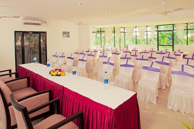Royal Riviera Hotel Kumarakom Kültér fotó