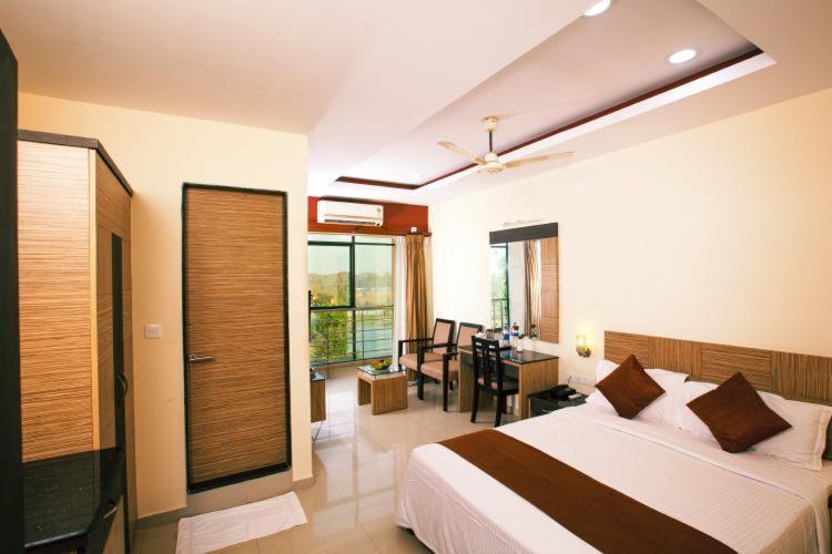 Royal Riviera Hotel Kumarakom Kültér fotó